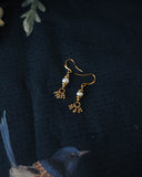 Anemone Earrings in Pearl